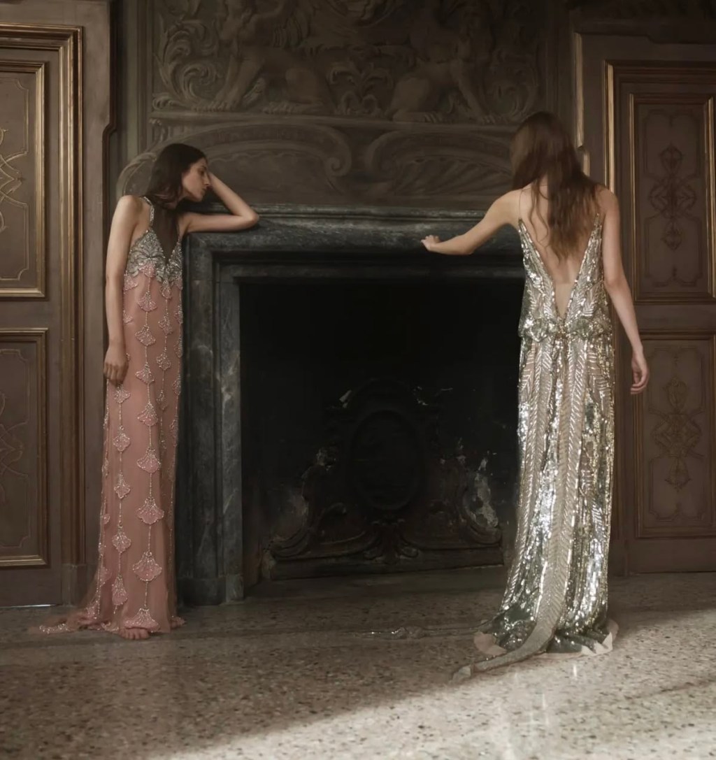 Valentino SS26 ‘Fireflies’: tra Ombre e&nbsp;Bagliori